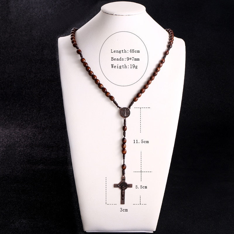 Colar Terço de Madeira com Cruz de Jesus e Contas