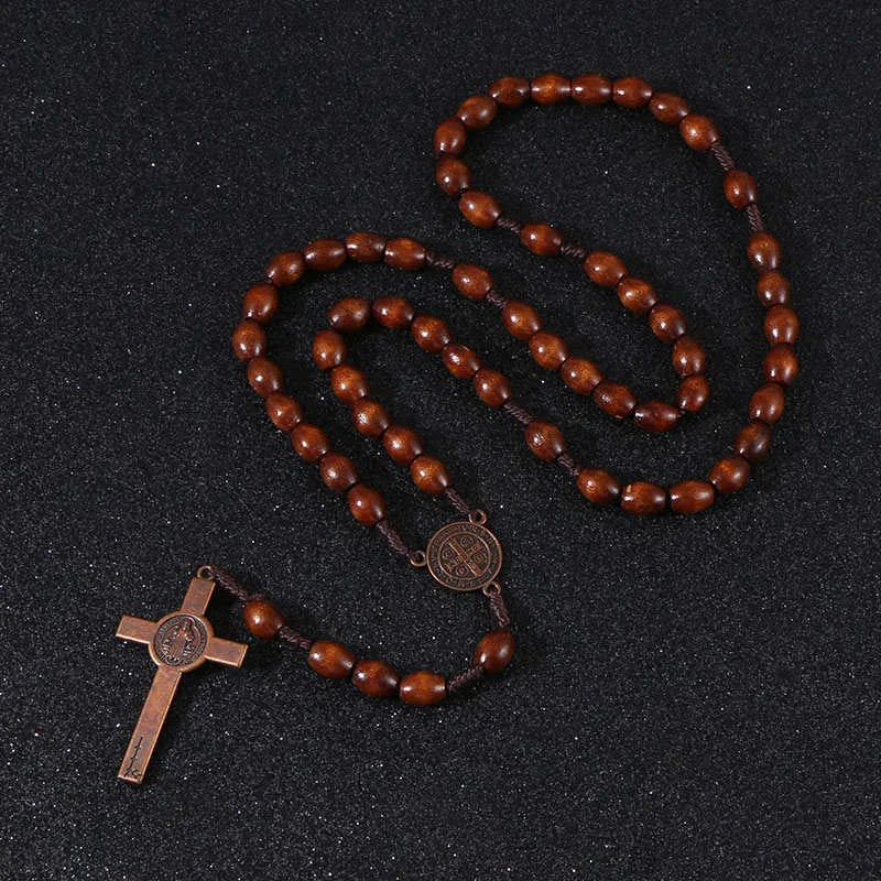 Colar Terço de Madeira com Cruz de Jesus e Contas