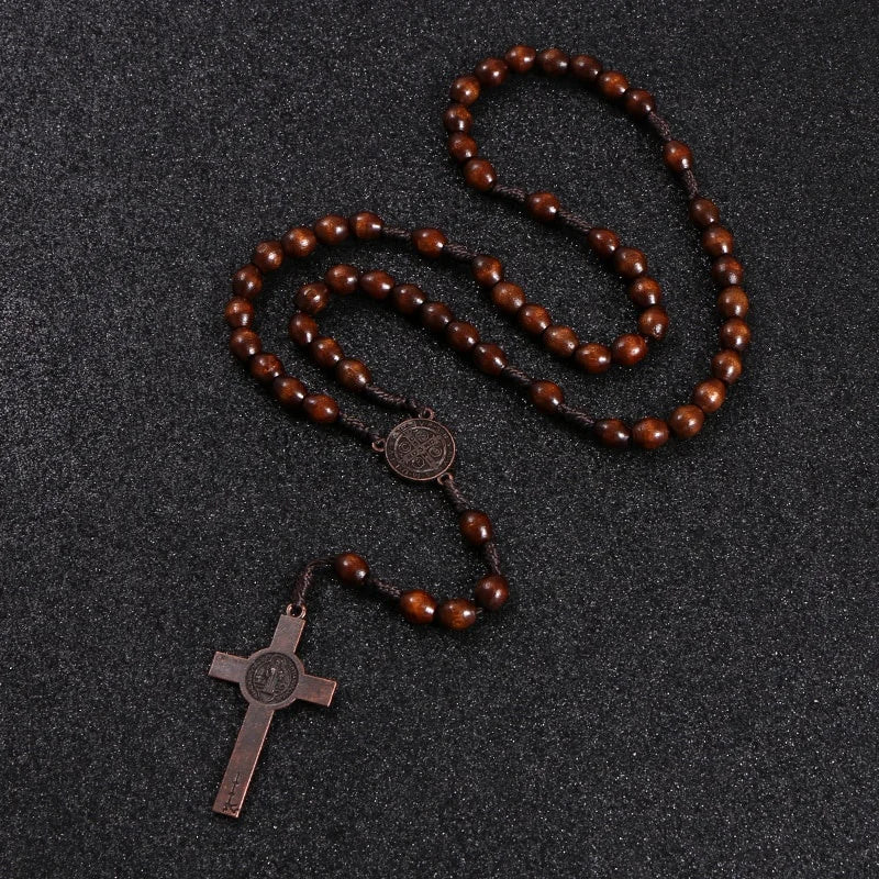 Colar Terço de Madeira com Cruz de Jesus e Contas