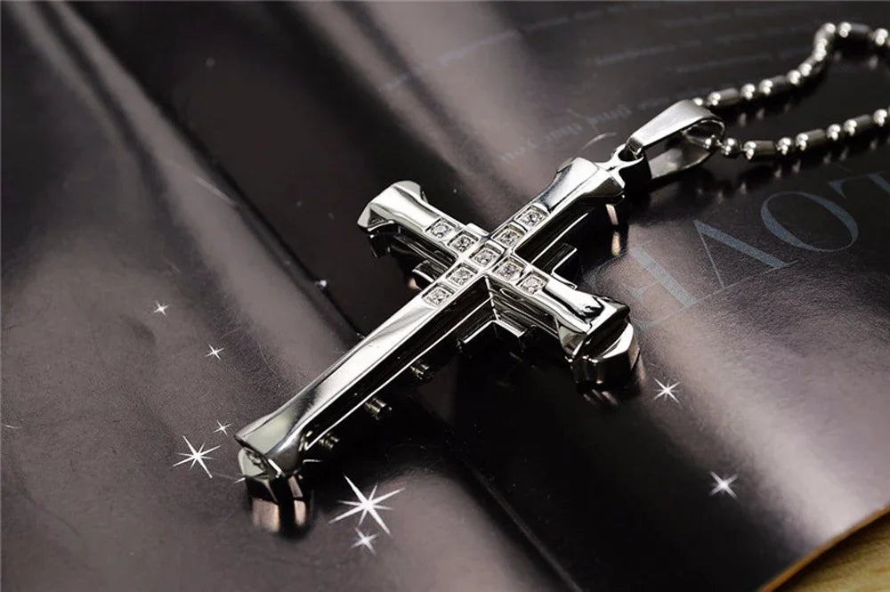 Colar de Aço Inoxidável com Cruz de Jesus em Cristal