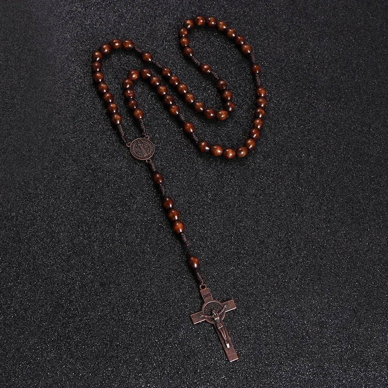 Colar Terço de Madeira com Cruz de Jesus e Contas