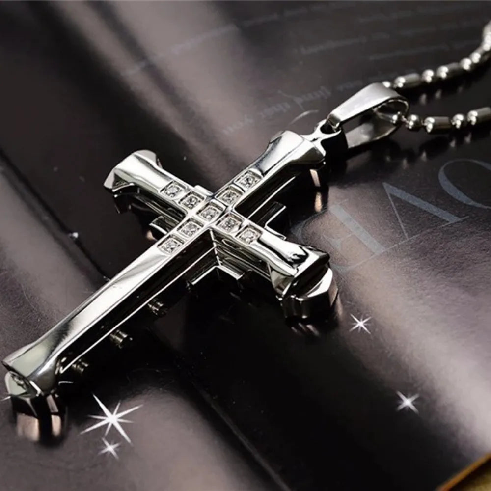 Colar de Aço Inoxidável com Cruz de Jesus em Cristal