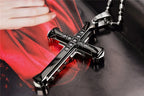 Colar de Aço Inoxidável com Cruz de Jesus em Cristal